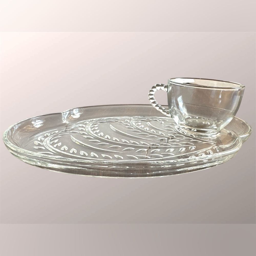 1950’s Vintage Federal Pressed Glass Hospitality Snack Tray Set with Glass Cup - Picture 5 of 5
